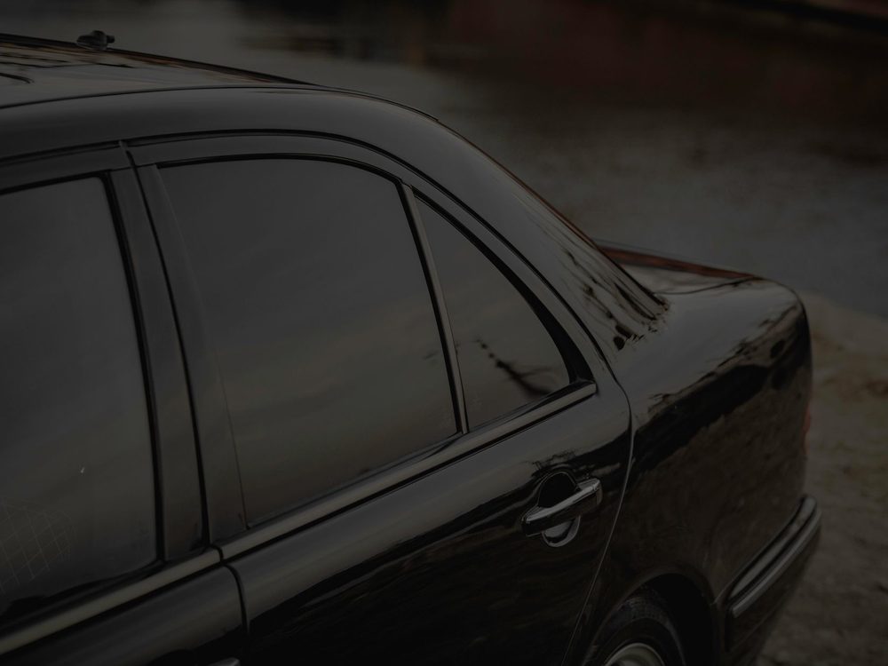 Тонированные стёкла автомобиля